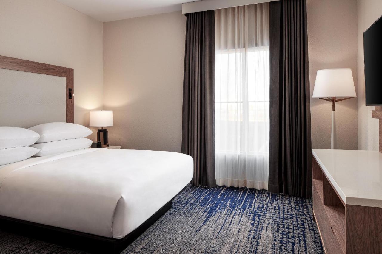 Sheraton Richmond Airport Hotel Sandston Exterior photo