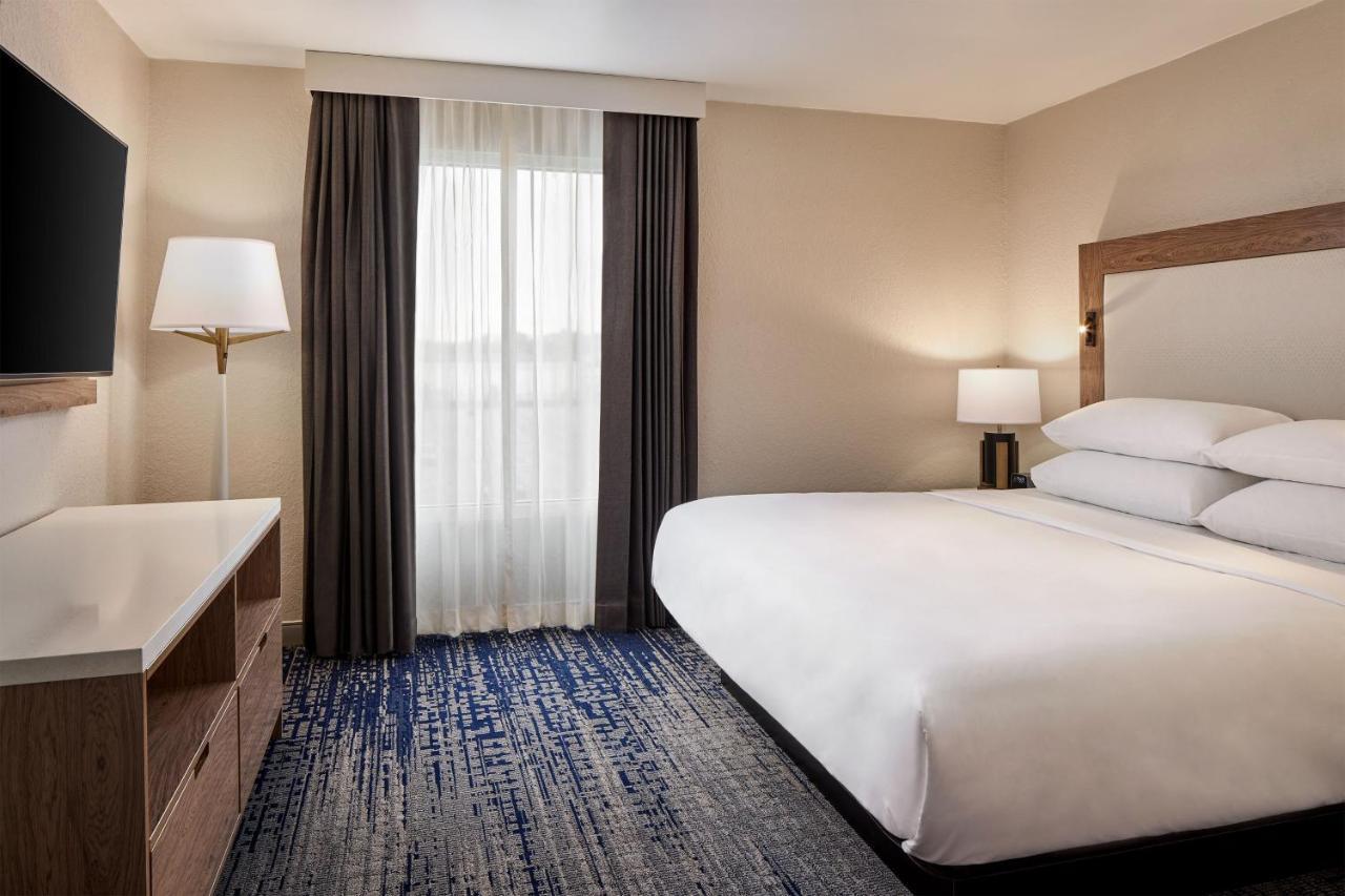 Sheraton Richmond Airport Hotel Sandston Exterior photo